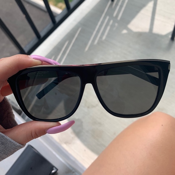 Authentic YSL sunglasses - Picture 5 of 6